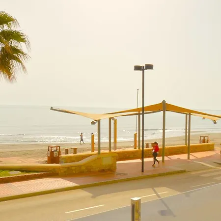 Fuengirola, Primera Linea De Playa شقة